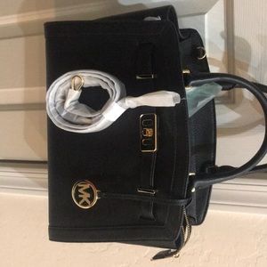 Brand new Micheal kors purse